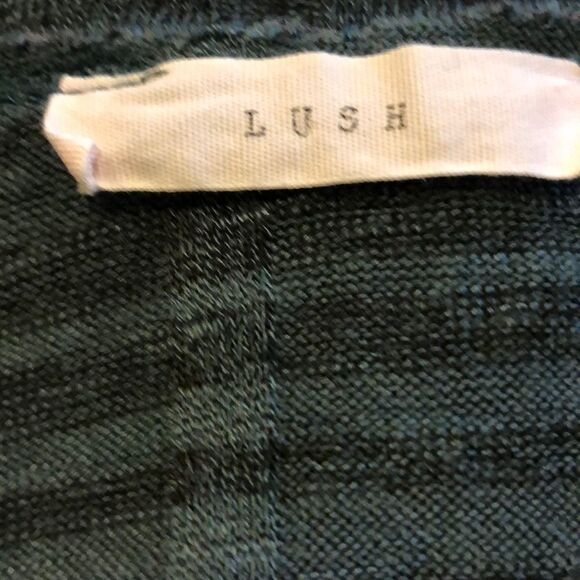 Lush Green/Black Long-sleeve V Neck Shirt - Picture 6 of 6